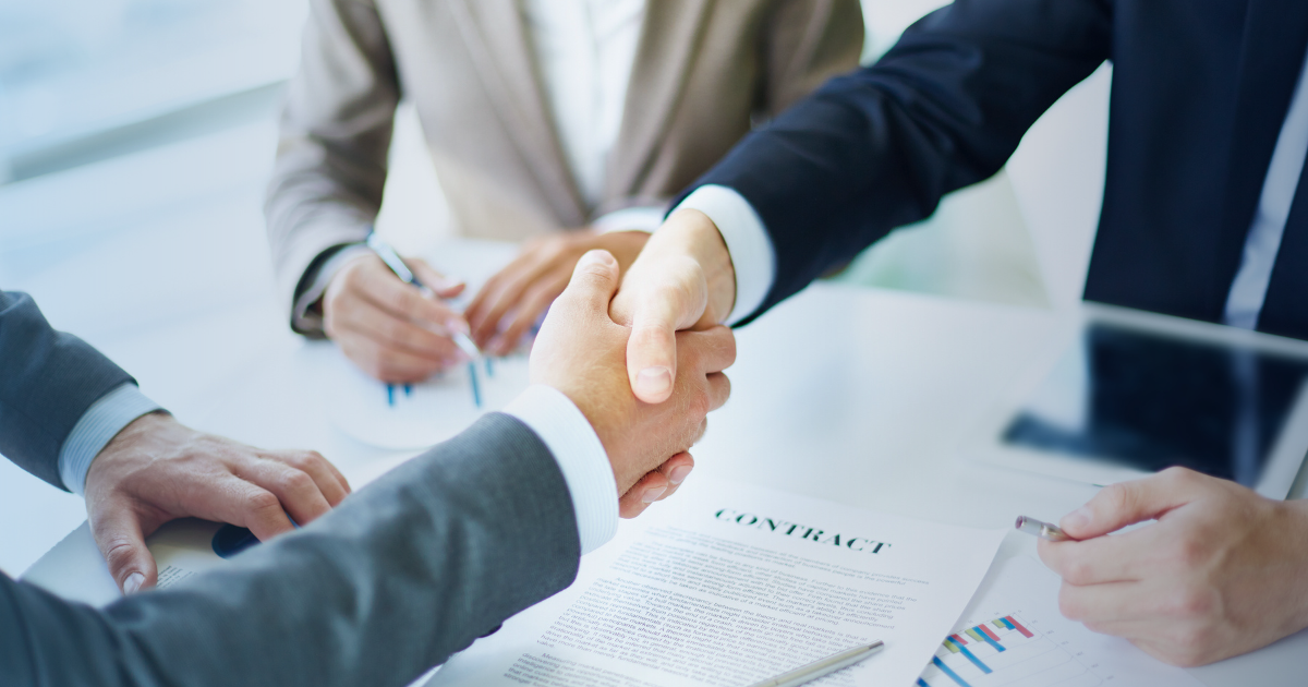 Sua empresa tem contratos de longo prazo? A cláusula de reajuste tributário é urgente.